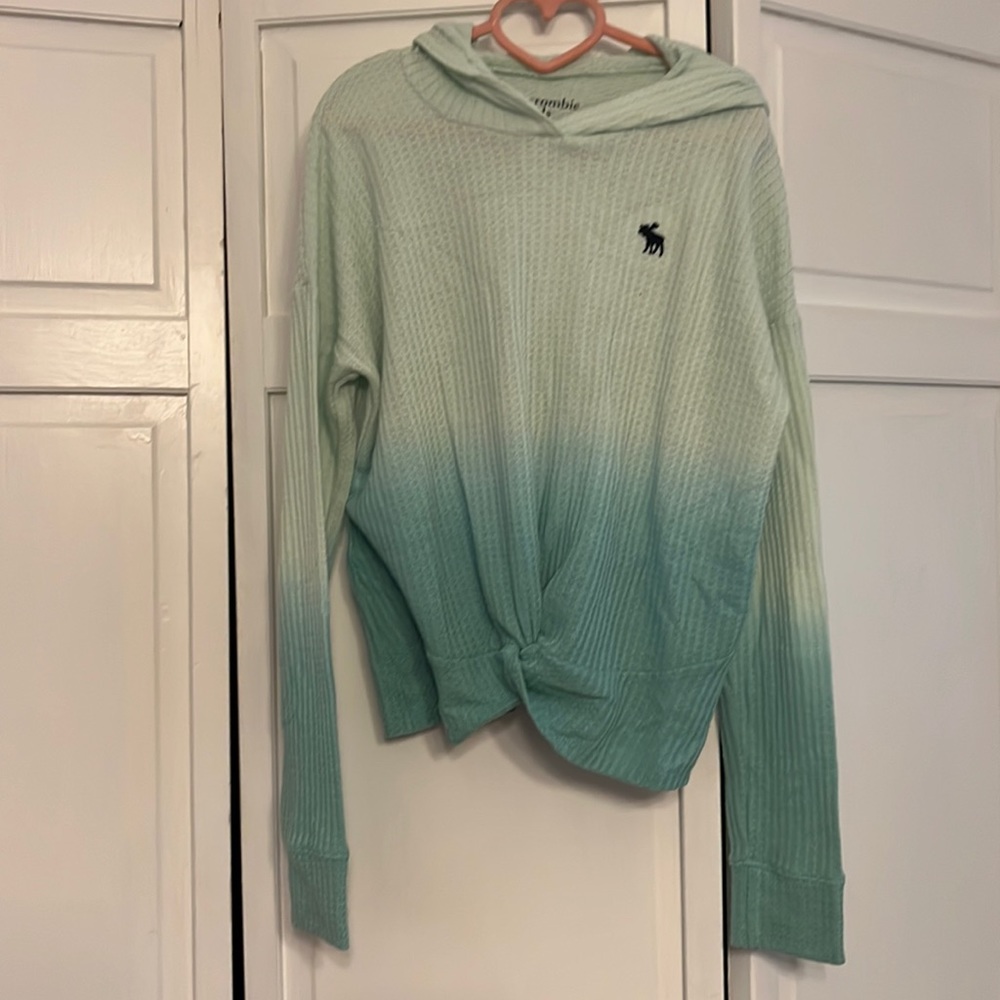 VGUC- Girls Abercrombie and Fitch lightweight sweatshirt, size 11/12